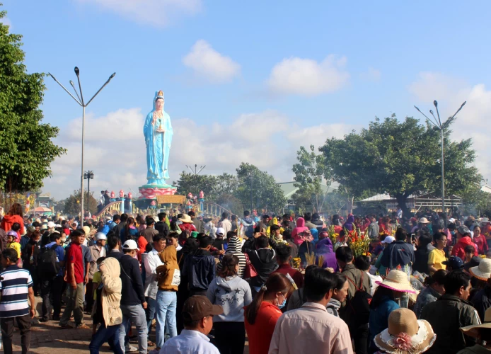 Tour Du Lịch HCM – Bình Dương đi Mẹ Nam Hải - Cha Diệp